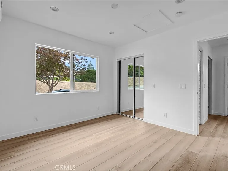 21713 Mulholland Dr — Photo 13