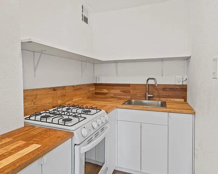 St. Regis Apartments — Photo 62