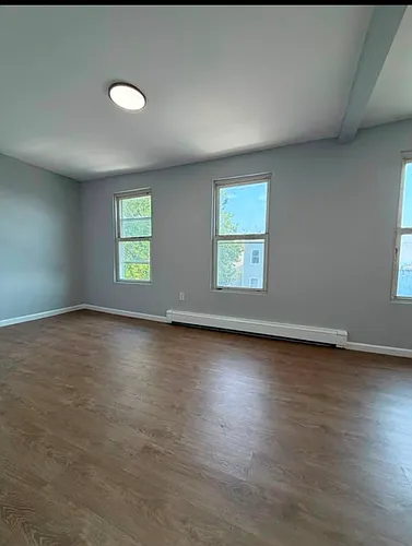 96 Summer Ave Photo 1