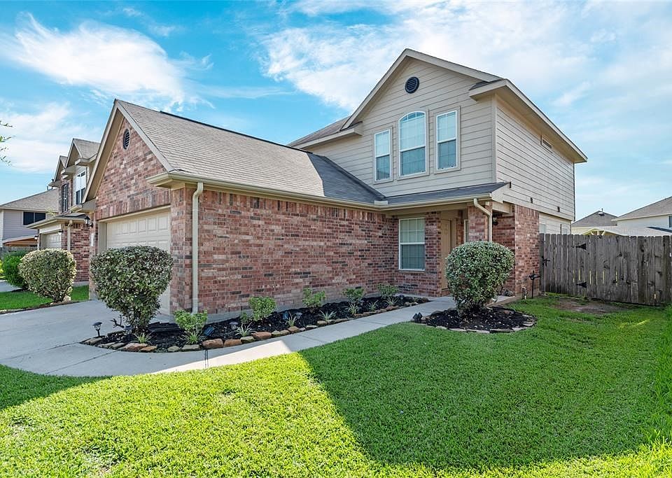 Welcome to 13406 Misty Sands Lane