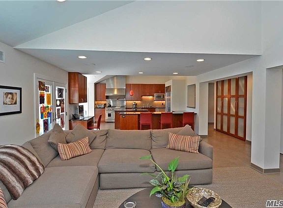 5th image of 59 Shoreham Dr E