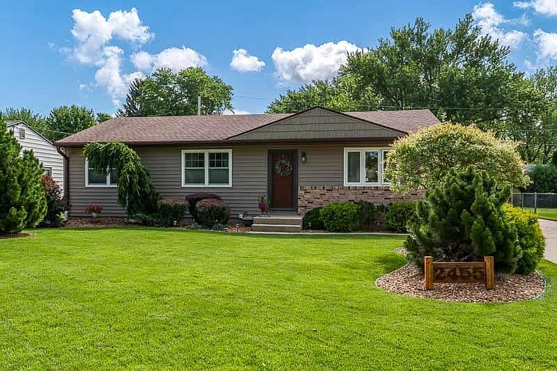 1st image of 2455 Wood Dr