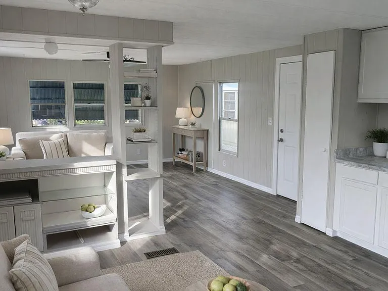 Lakeview Terrace — Photo 3