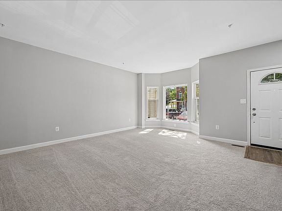 3rd image of 1004 Collindale Ave