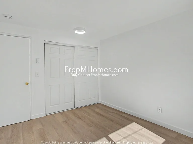 2218 SE Tacoma St — Photo 14
