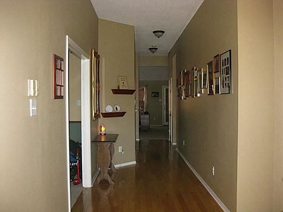 4th image of 6102 Grantham Dr