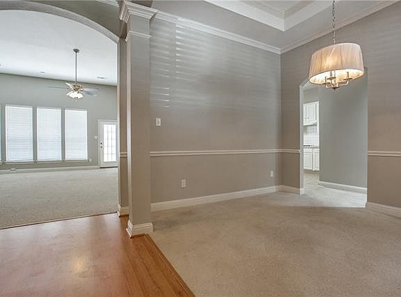 4th image of 124 Windsor Dr