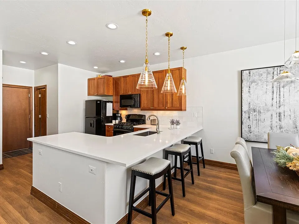 17 Linden Ln #17