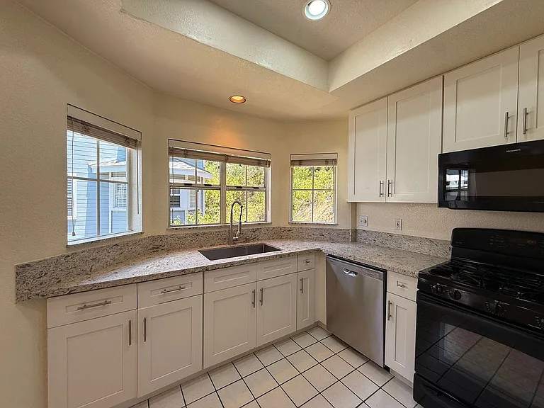 9910 Scripps Vista Way #5 — Photo 6