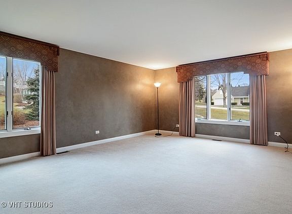 3rd image of 300 Poteet Ave