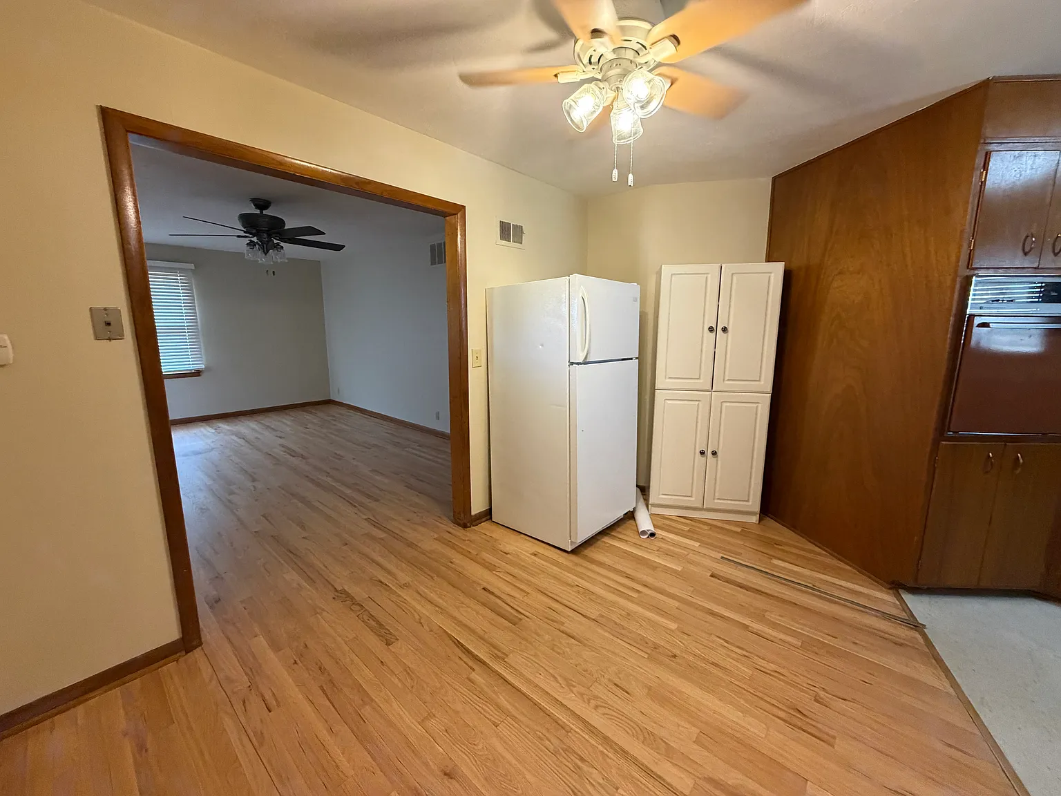 2 bed, 914 sqft, $1,200 — Photo 4