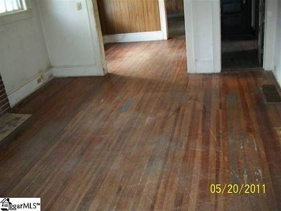3rd image of 115 Chandler St
