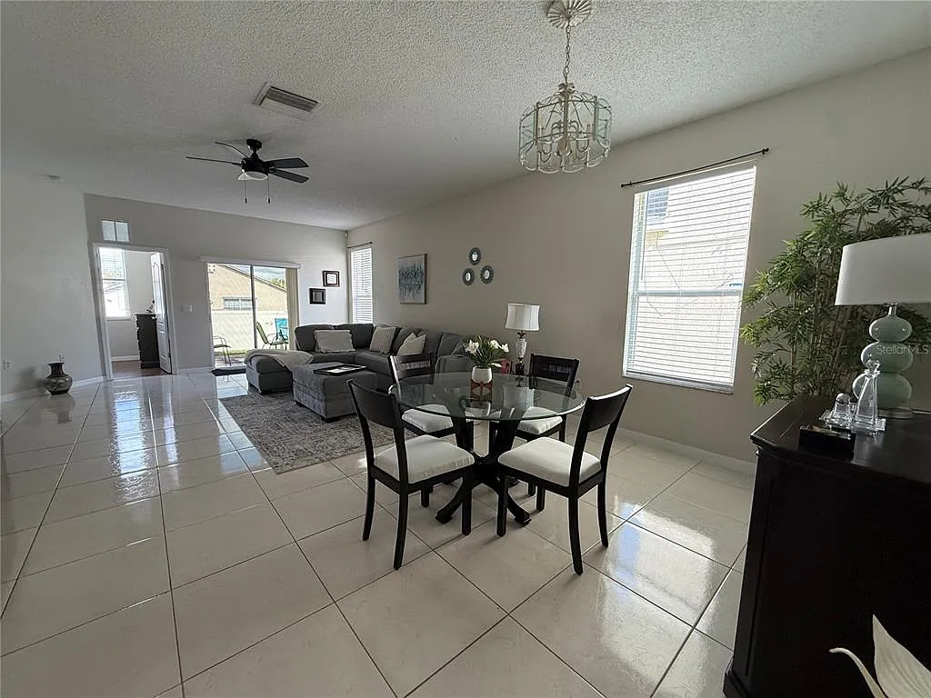 3 bed, 2.0 bath, 1506 sqft, $2,500 — Photo 3