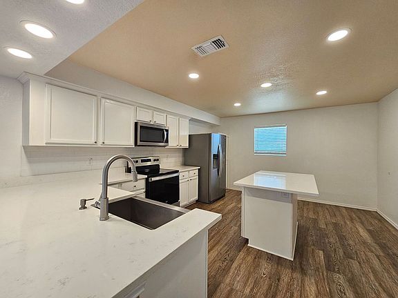 3rd image of 5108 Screaming Eagle Cir