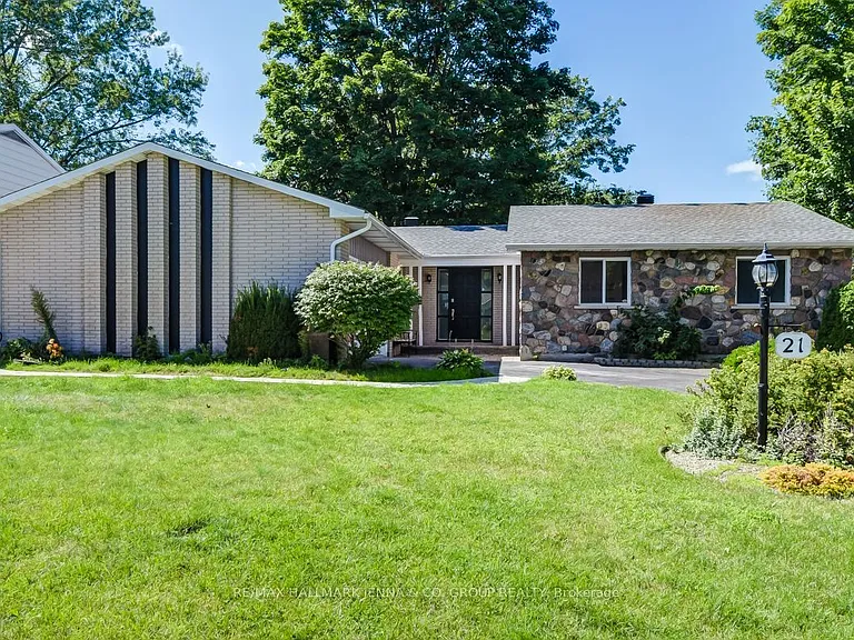 21 Saint Remy Dr #B — Photo 2