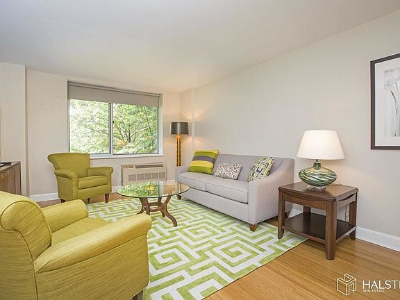 3rd image of 505 W 47th St #6ES