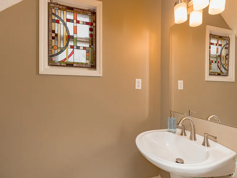 332 Hunt Rd — Photo 37
