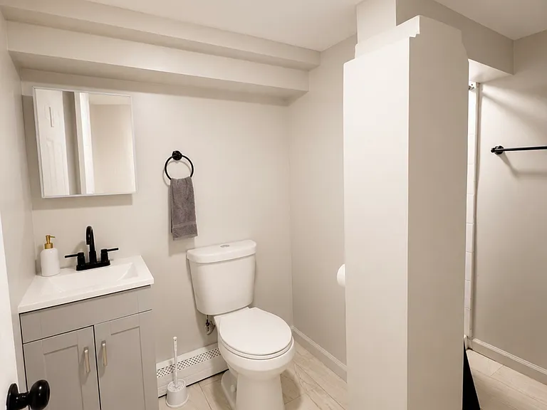 31 Irving St #1 — Photo 13