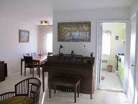 2nd image of 1584 Bell Blvd