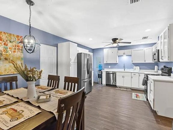 3rd image of 1019 Alladin Dr #1