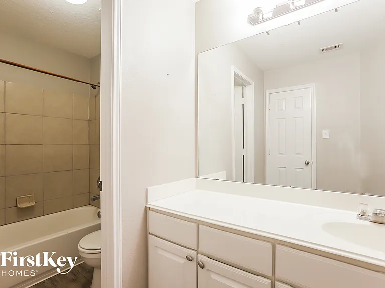 1826 Sun Point Ct — Photo 13