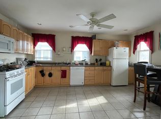 90 Clay St APT 2, Cambridge, MA 02140