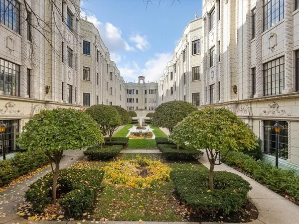 7348 N Ridge Blvd APT 15C, Chicago, IL 60645