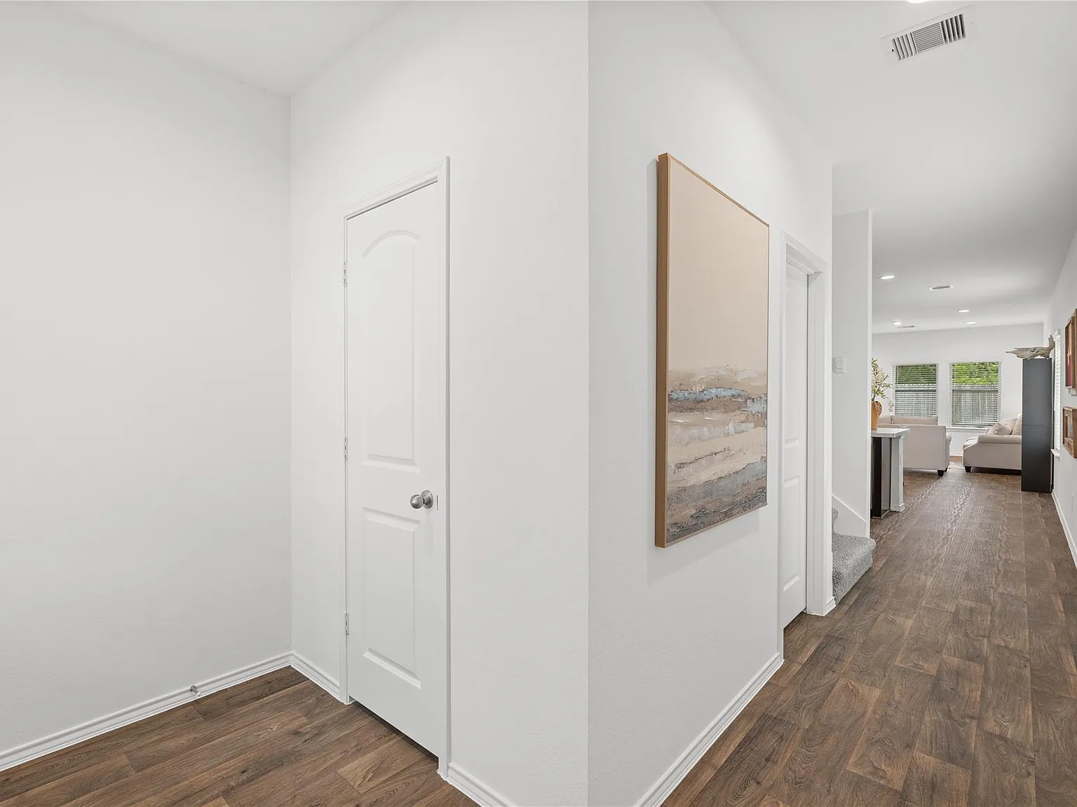 3 bed, 2.5 bath, 2057 sqft, $2,200 — Photo 2