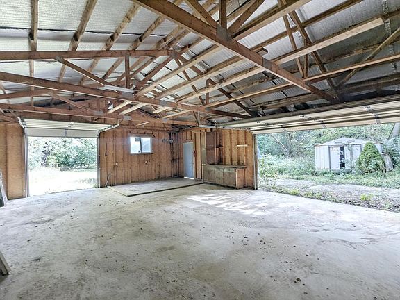 3rd image of 32803 Geneva ROAD