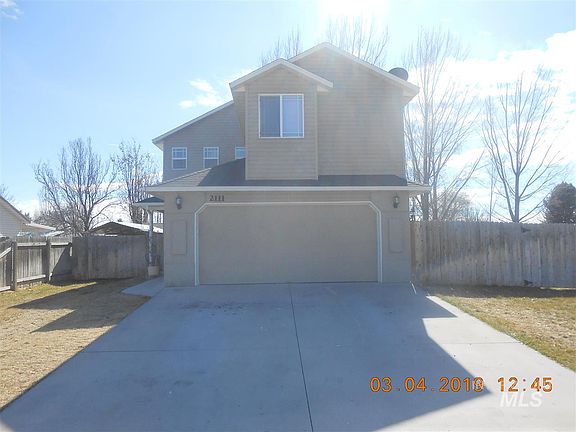 3rd image of 2111 E Irving Pl