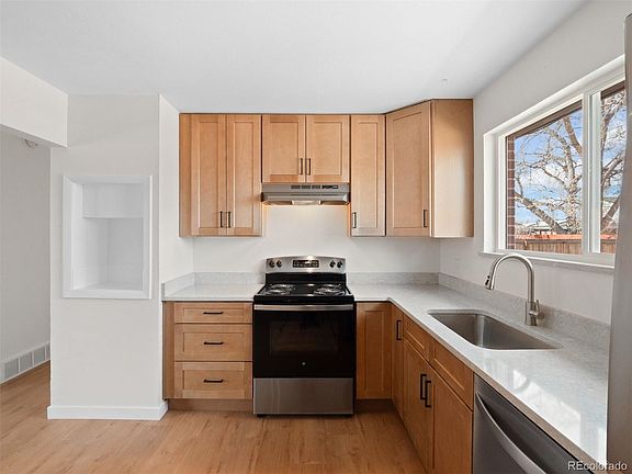 5th image of 13061 Olmsted Place