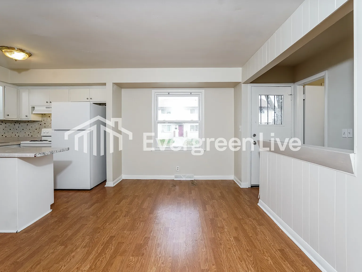3 bed, 1.5 bath, 1154 sqft, $1,695 — Photo 2