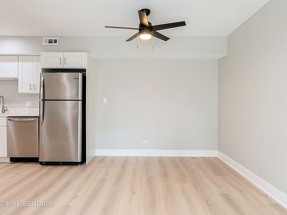 5th image of 7830 Woodward Ave Unit 7830