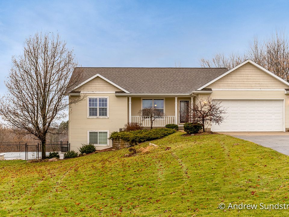 1st image of 12859 Indian Bluffs Ct NE