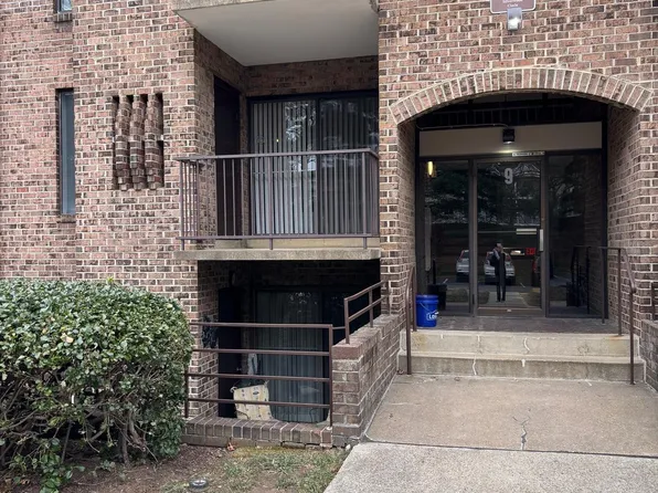 9 Silverwood Cir APT 8, Annapolis, MD 21403