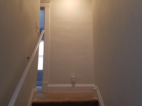 3rd image of 1369 Lakewood Ave