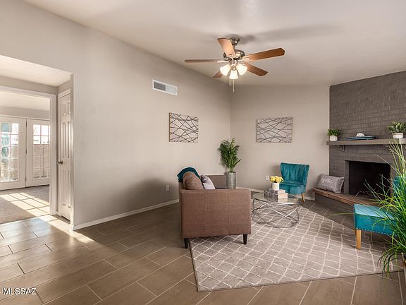 4th image of 1840 S Augusta Cir