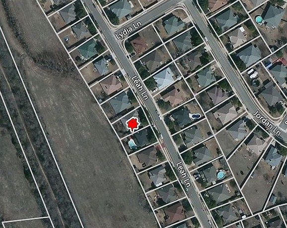 1st image of 1208 Leah Ln