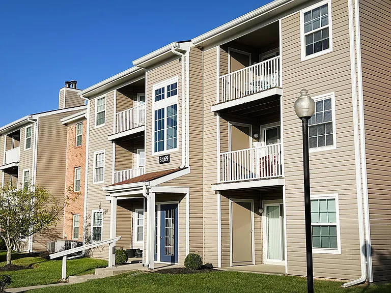 Steeplechase Apartments — Photo 73