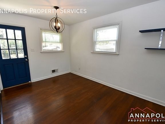 3rd image of 757 Warren Dr