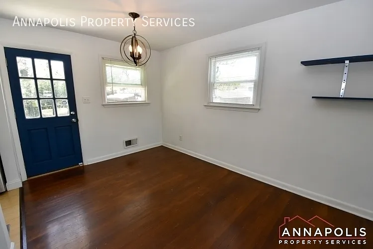 757 Warren Dr — Photo 3
