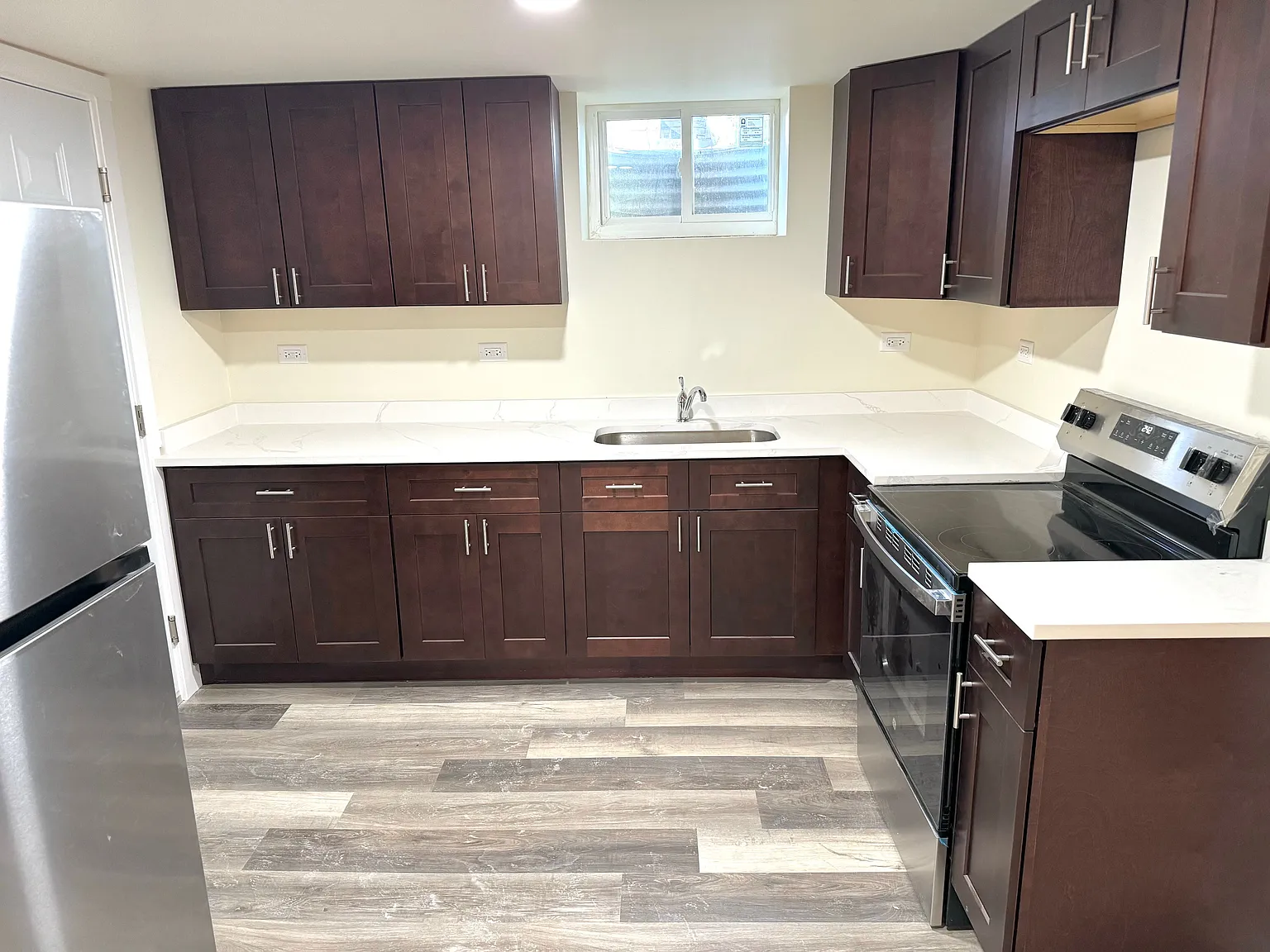 2 bed, 1000 sqft, $1,700 — Photo 1