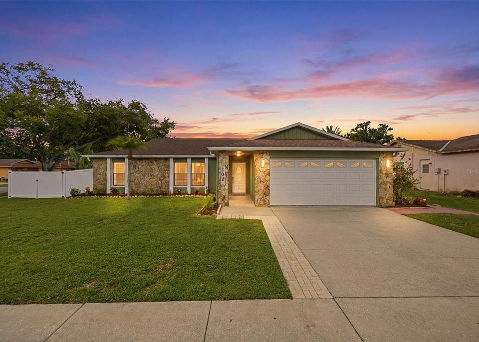 1st image of 102 Peacock Cir