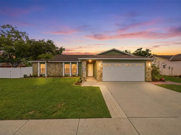 102 Peacock Cir, Safety Harbor, FL 34695