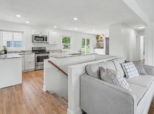 415 Peace St, Pella, IA 50219