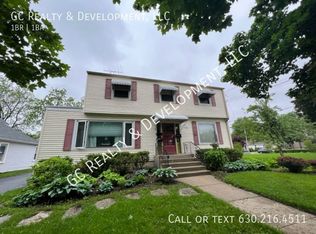 513 Lake St #B, Crystal Lake, IL 60014
