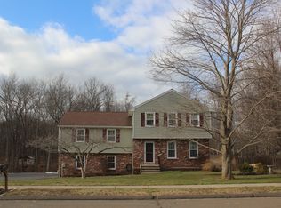 120 Sunset Ridge Dr, Southington, CT 06489