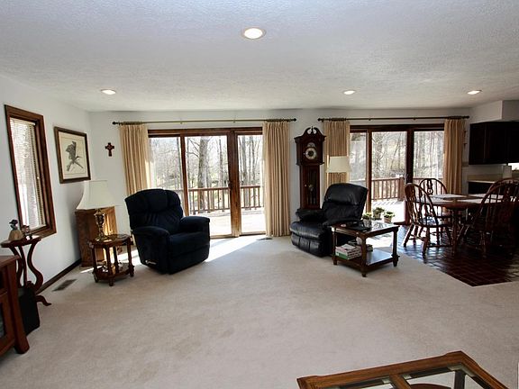 5th image of 405 Forest Glen Dr