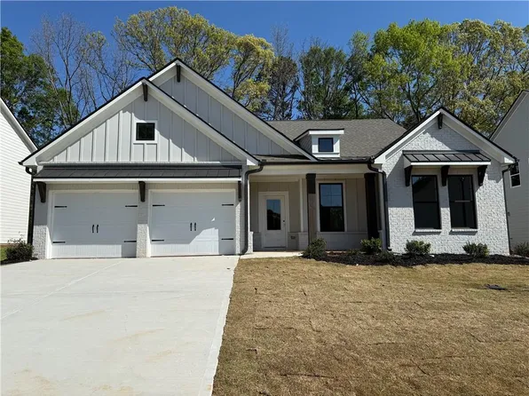 864 Winding Rose Dr, Hoschton, GA 30548