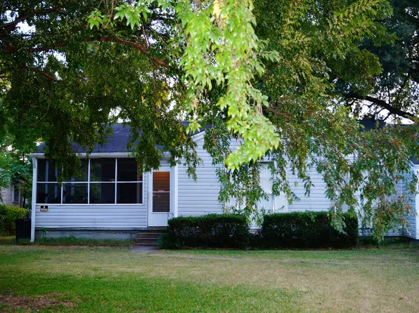 840 Burma Rd, Wake Village, TX 75501